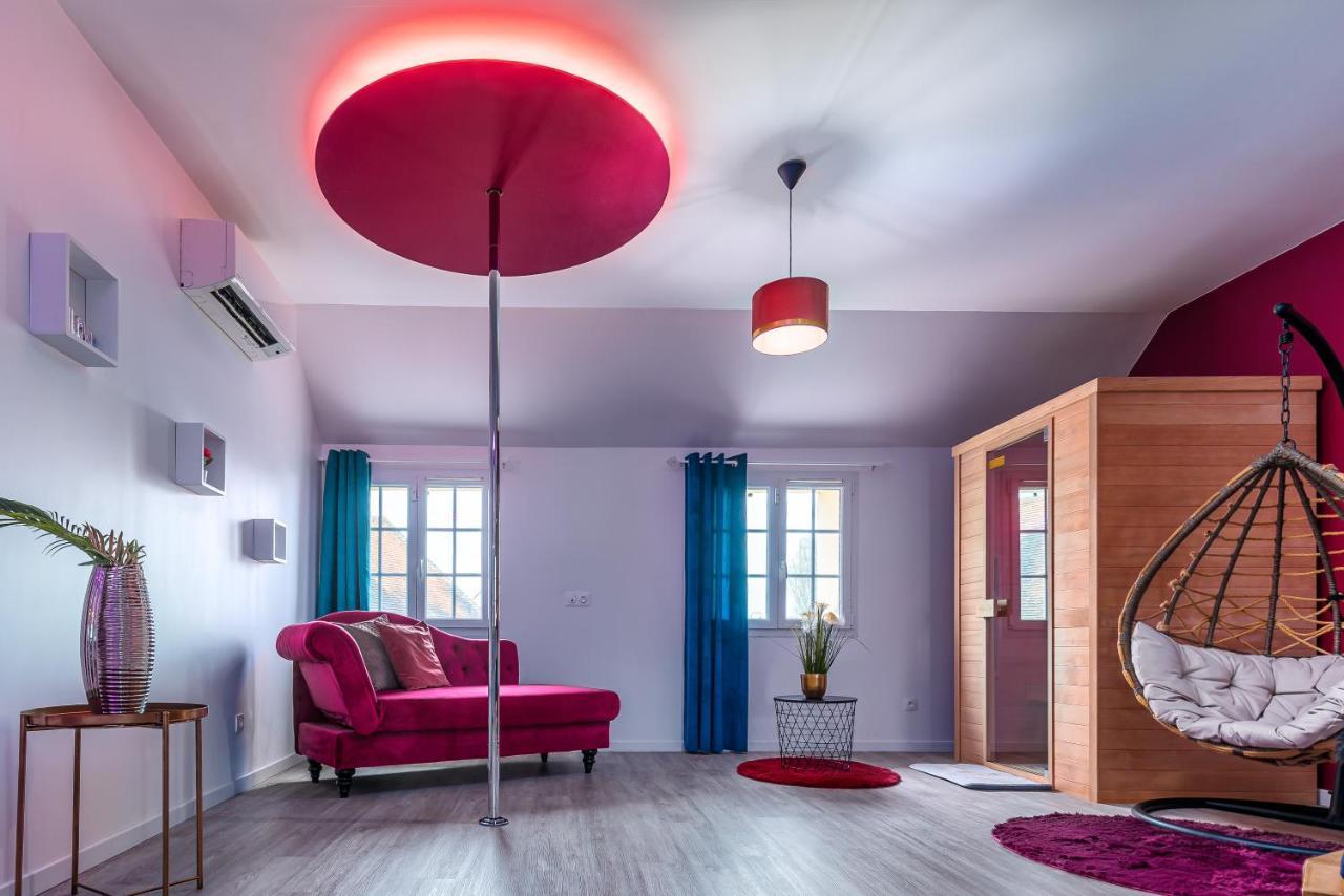 Suite L'Echappee - Maison Romantique - Spa & Sauna Privatif- Pole Dance - Lit Rond Avec Miroir Au Plafond Pezarches Exterior photo