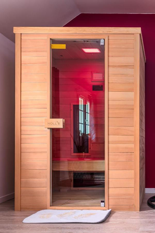 Suite L'Echappee - Maison Romantique - Spa & Sauna Privatif- Pole Dance - Lit Rond Avec Miroir Au Plafond Pezarches Exterior photo