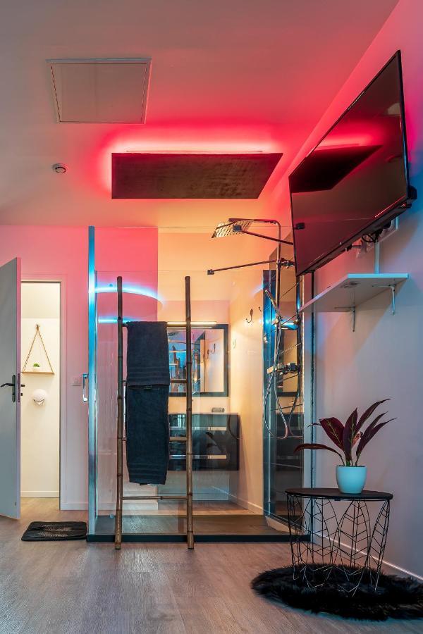 Suite L'Echappee - Maison Romantique - Spa & Sauna Privatif- Pole Dance - Lit Rond Avec Miroir Au Plafond Pezarches Exterior photo