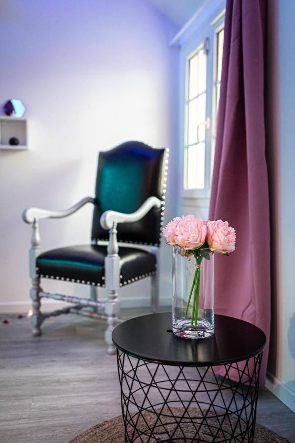 Suite L'Echappee - Maison Romantique - Spa & Sauna Privatif- Pole Dance - Lit Rond Avec Miroir Au Plafond Pezarches Exterior photo